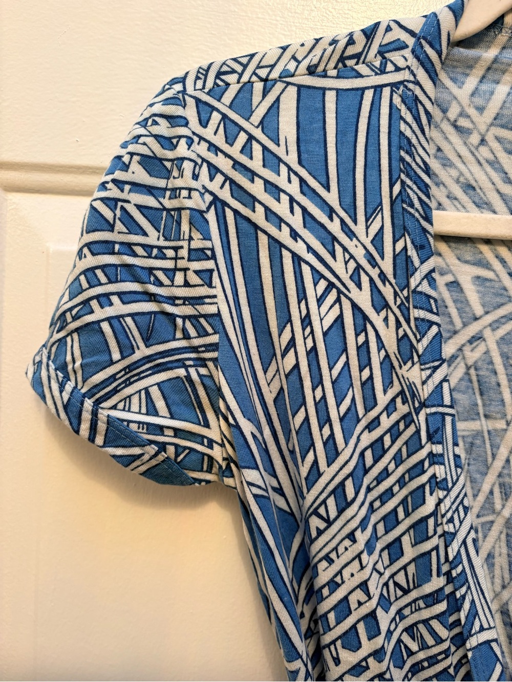 Diane von Furstenberg wrap dress. - Picture 4 of 7